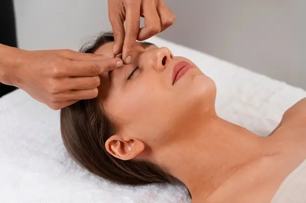 How Acupuncture May Help Reduce the Frequency of Migraine Attacks